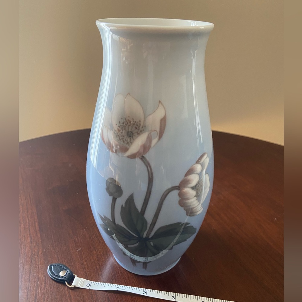 Bing & Grondahl, Copenhagen Porcelain Flower Vase, #342-5249